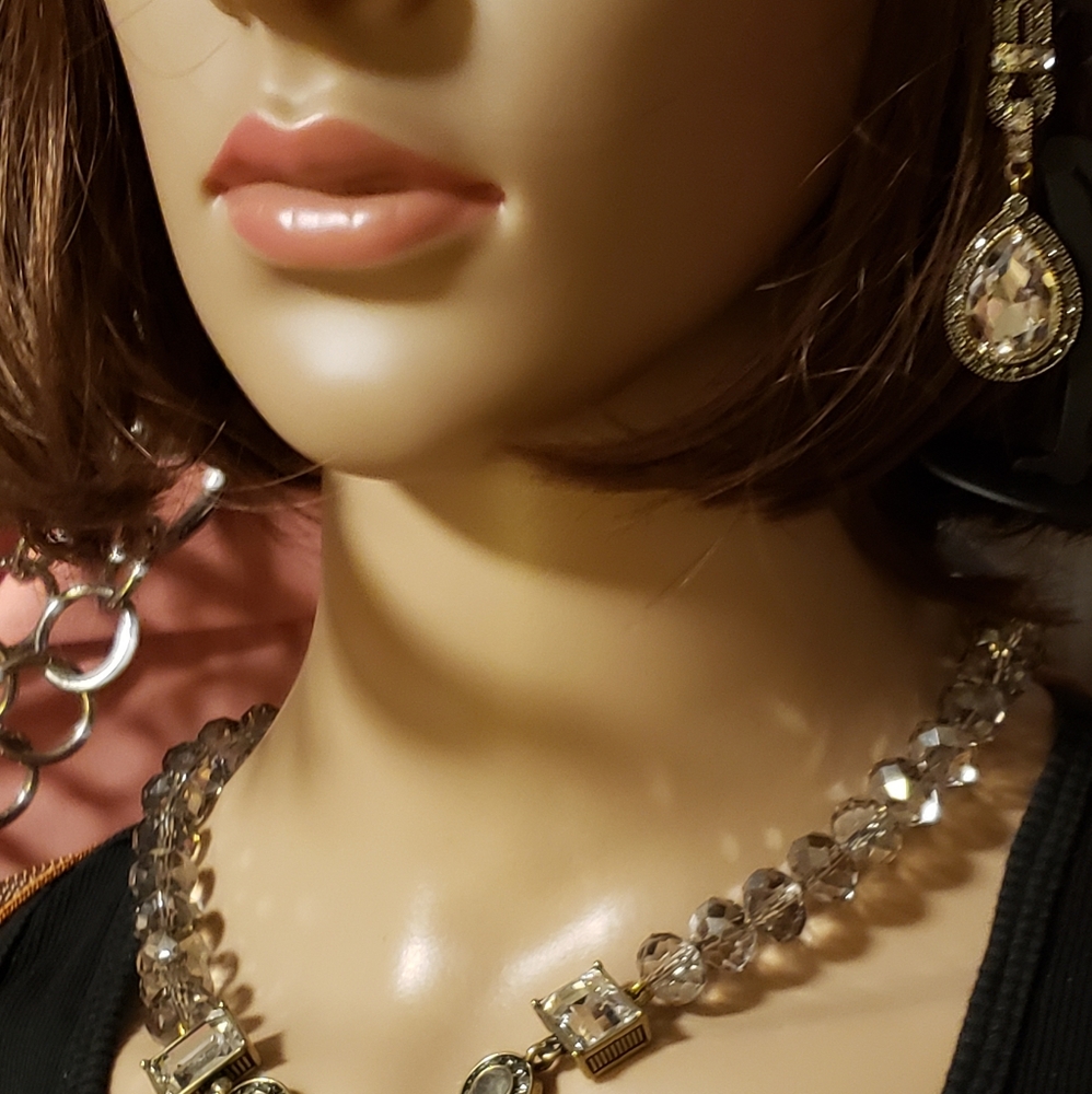 🛍Heidi Daus  Stunning Earrings